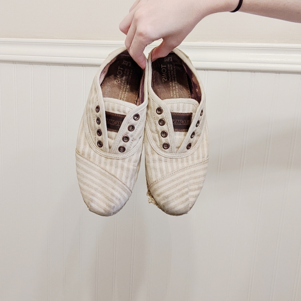 ‼️5/$20: | TOMS slip on shoes